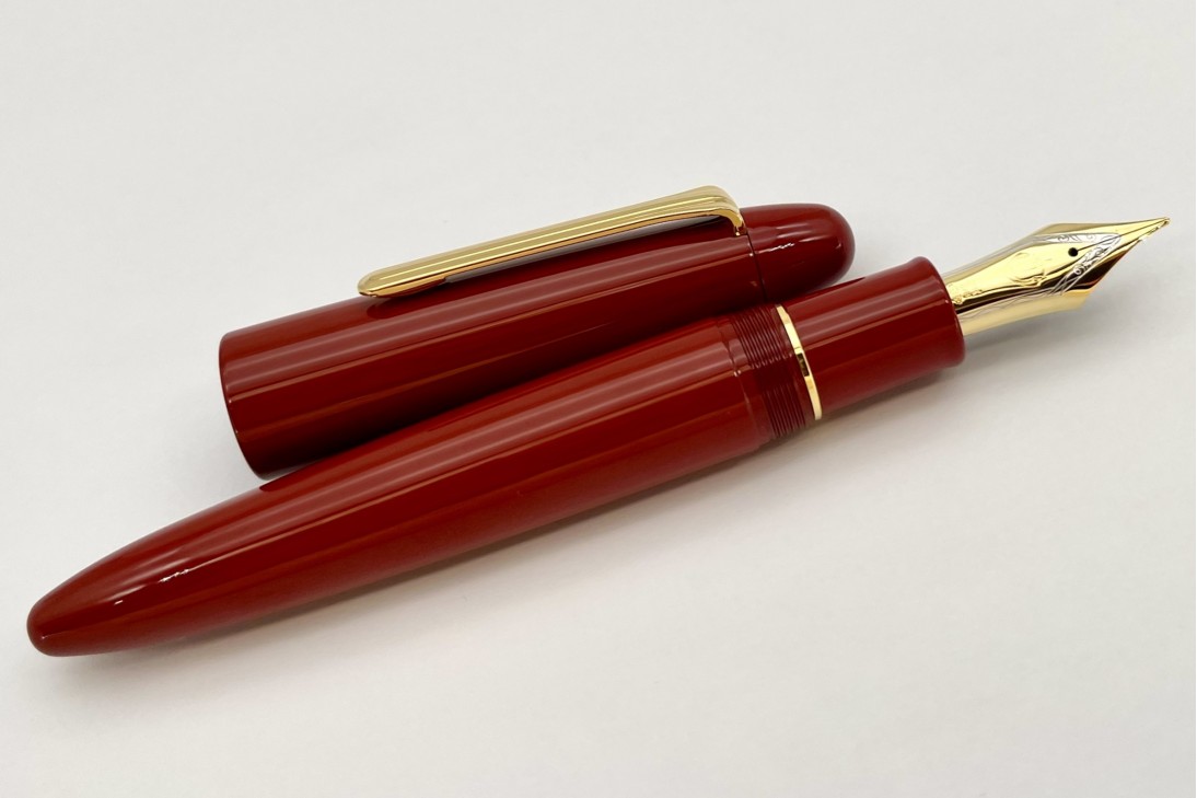 Sailor King of Pens Urushi Crimson Red Gold Trim Fountain Pen (New Nib Logo)