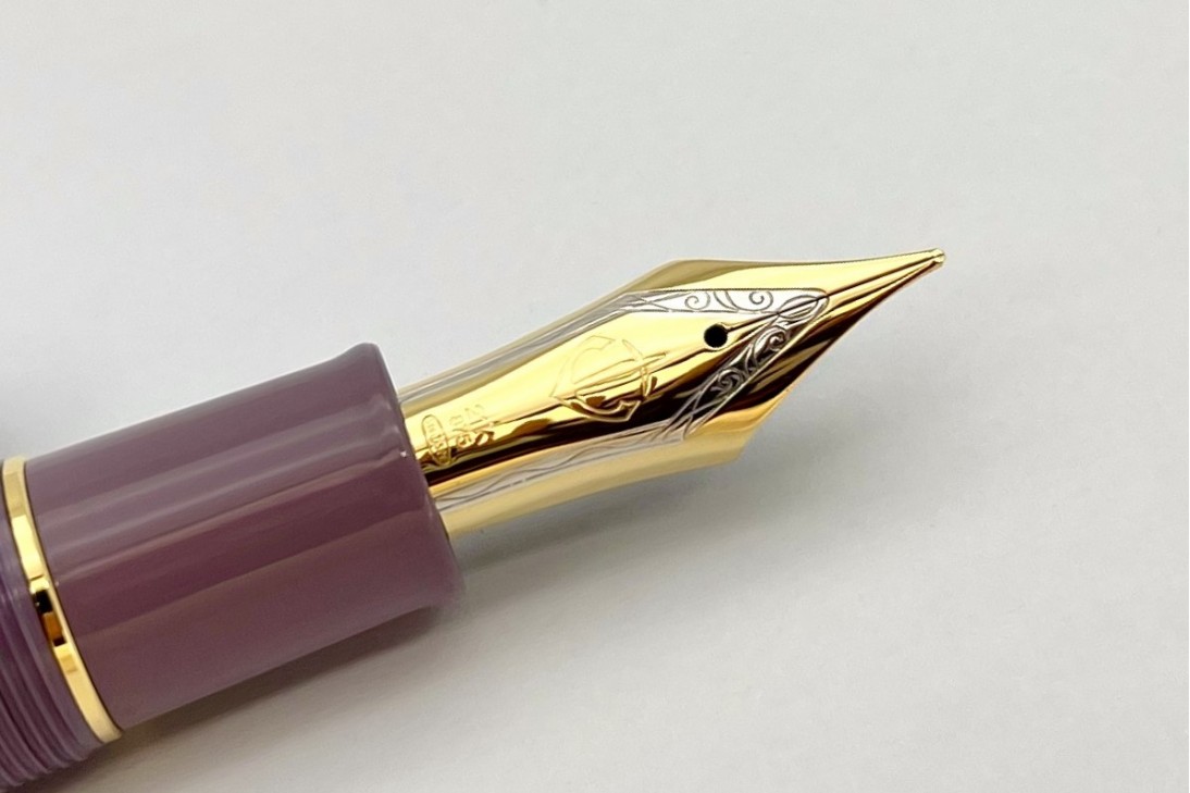 Sailor King of Pens Urushi Lilac Gold Trim Fountain Pen (New Nib Logo)