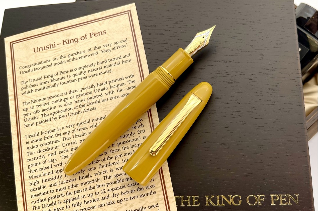 Sailor King of Pens Urushi Yellow Gold Trim Fountain Pen