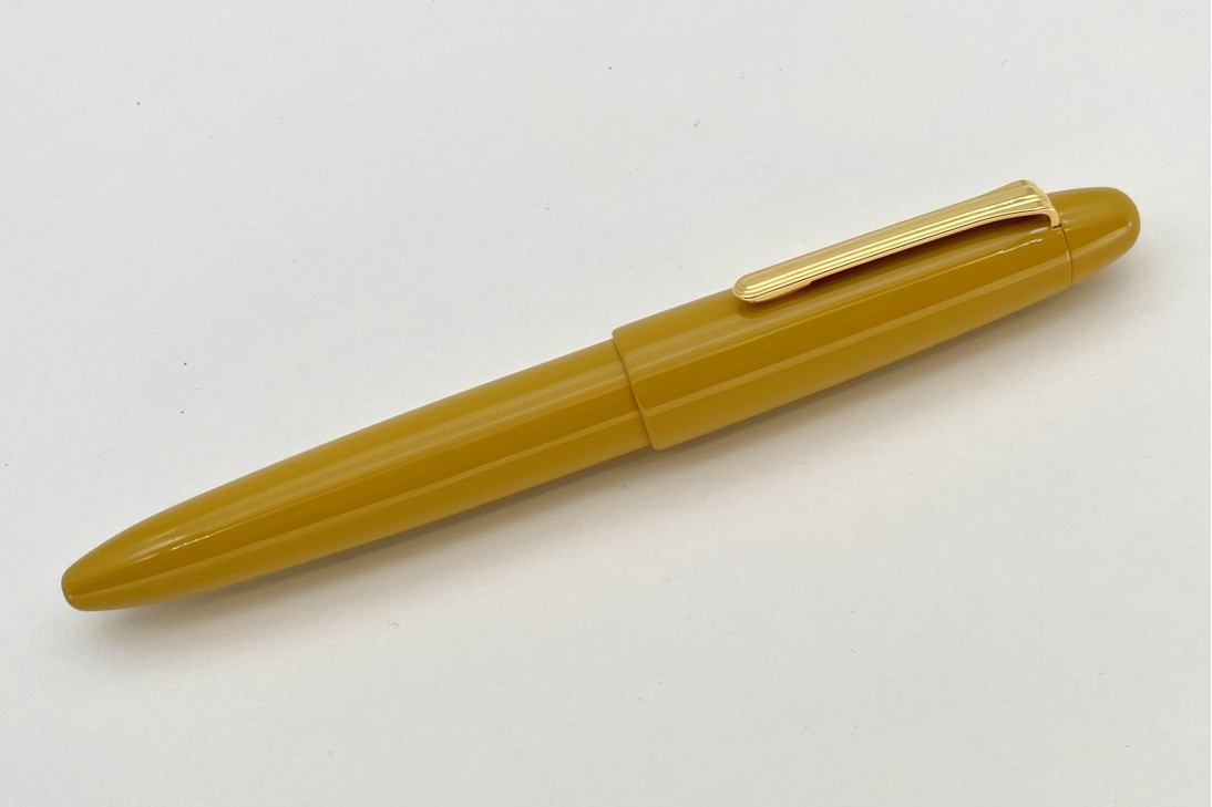 Sailor King of Pens Urushi Yellow Gold Trim Fountain Pen