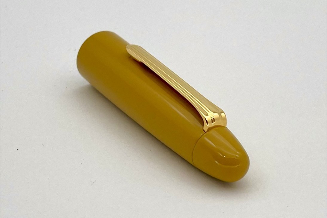 Sailor King of Pens Urushi Yellow Gold Trim Fountain Pen