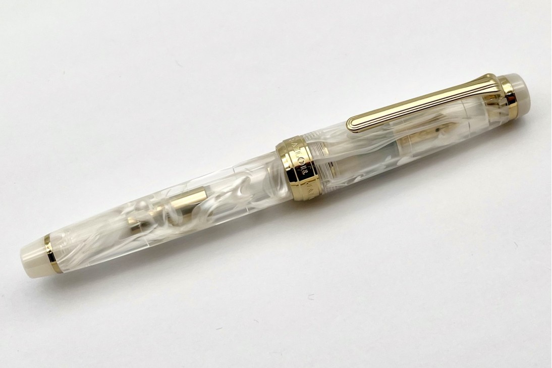 Sailor Bespoke Limited Edition ProGear Slim Veilio Pearl White Fountain Pen (21K nib)