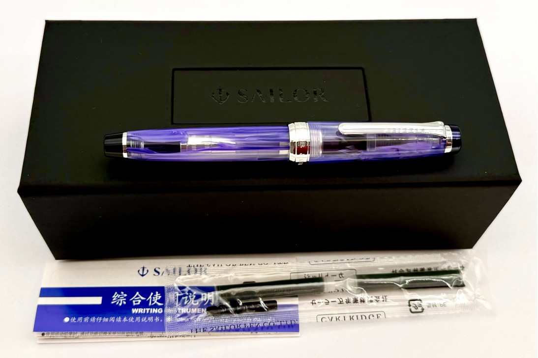 Sailor Bespoke Limited Edition ProGear Slim Veilio Violet Fountain Pen (21K nib)