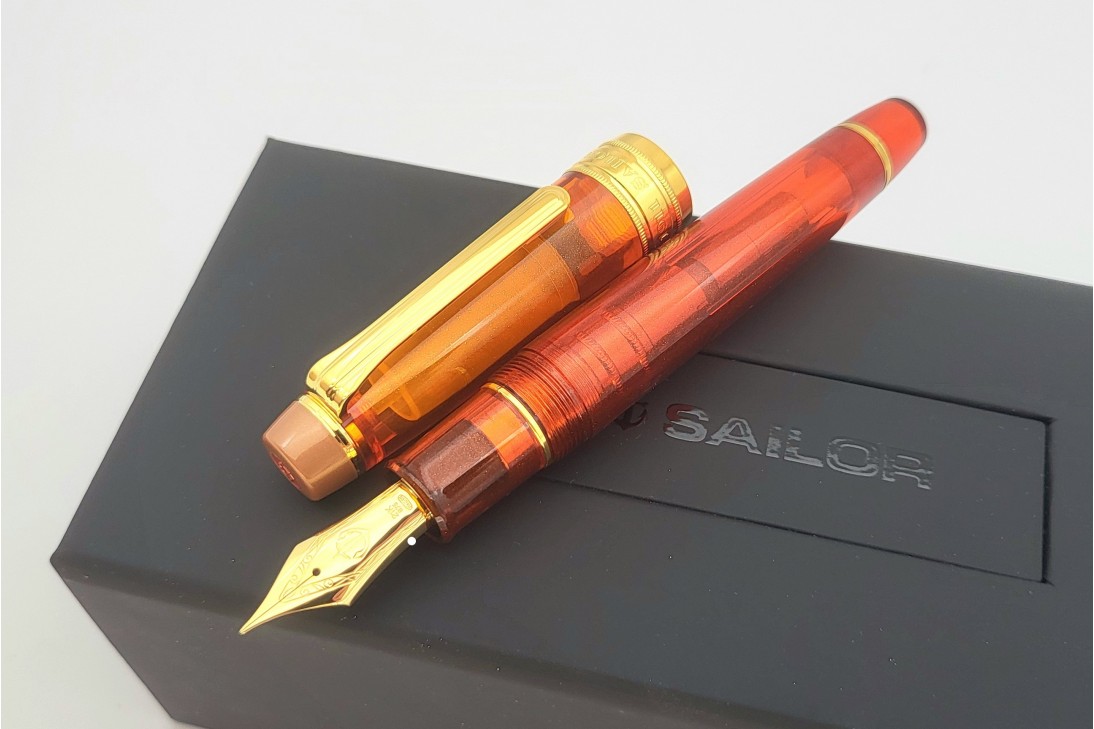 Sailor Limited Edition King of Pen Pro Gear Christmas Spice Tea Fountain Pen