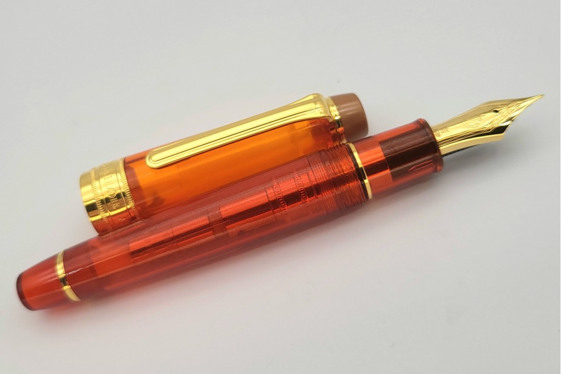 Sailor Limited Edition King of Pen Pro Gear Christmas Spice Tea Fountain Pen