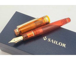 Sailor Limited Edition Pro Gear Christmas Spice Tea Fountain Pen