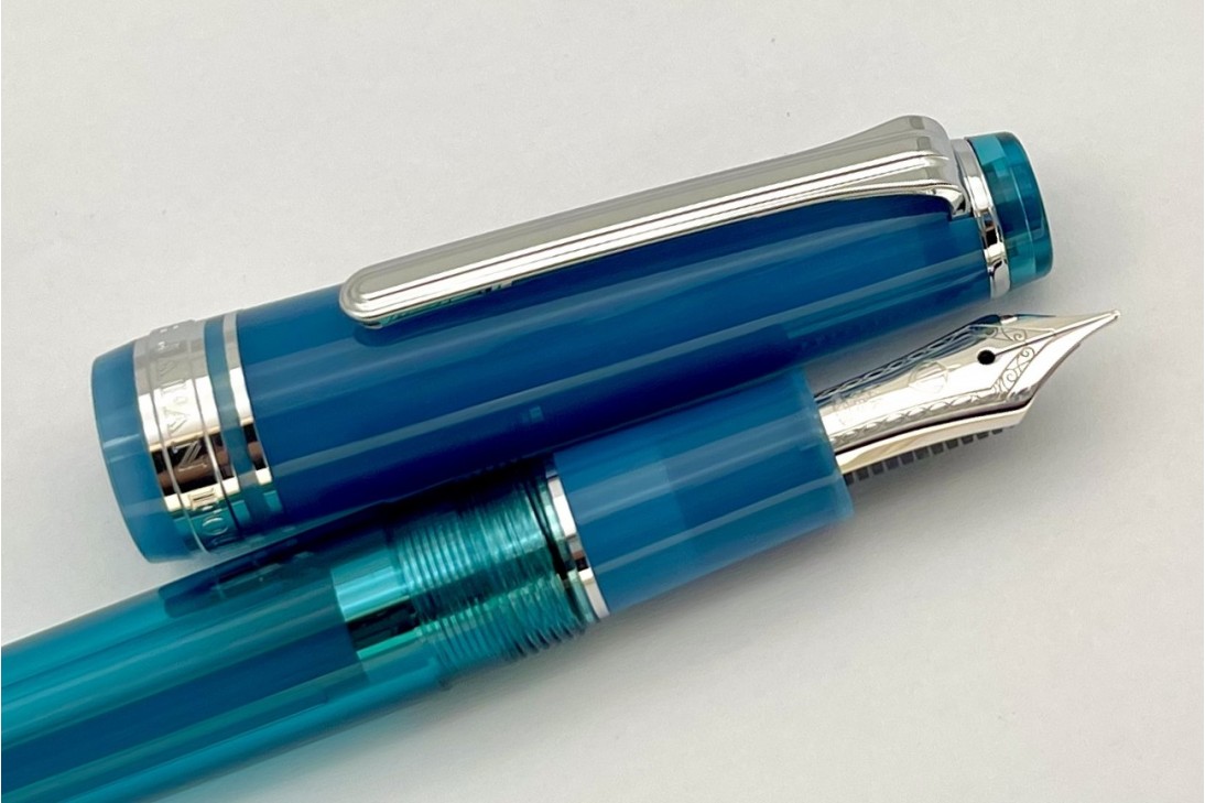 Sailor Limited Edition Pro Gear Slim Manyo 2 Violet Fountain Pen Set