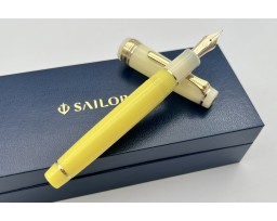Sailor Limited Edition Professional Gear Smoothie Passion Fruit Fountain Pen