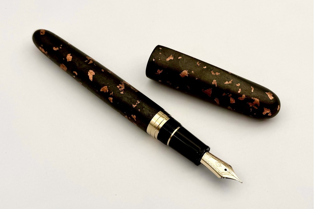 Sailor Nawate Haku-Chirashi Fountain Pen - Kaku, adorned with copper foil
