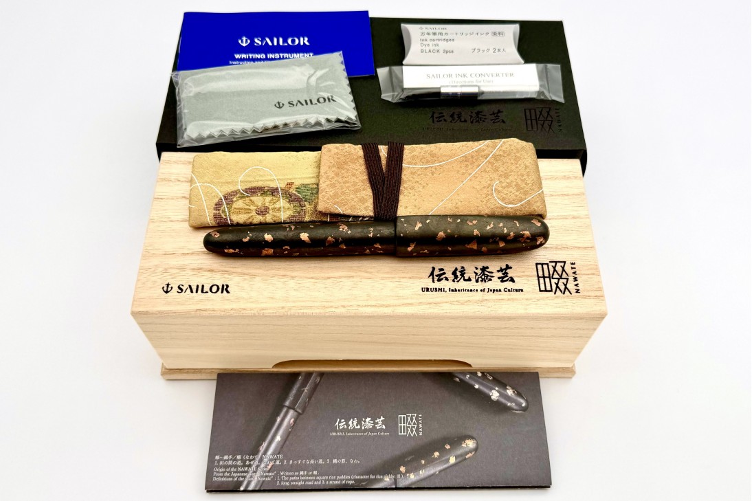 Sailor Nawate Haku-Chirashi Fountain Pen - Kaku, adorned with copper foil