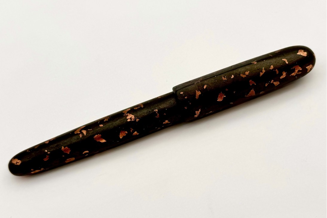 Sailor Nawate Haku-Chirashi Fountain Pen - Kaku, adorned with copper foil