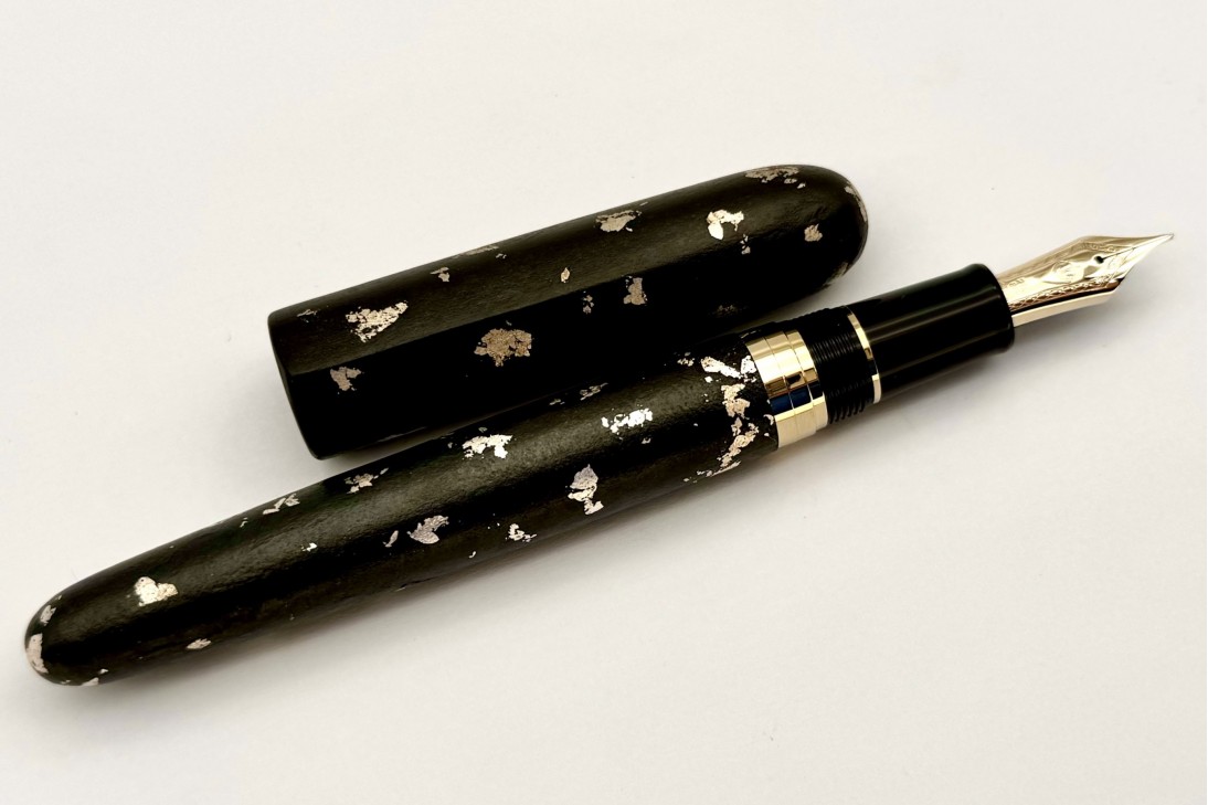 Sailor Nawate Haku-Chirashi Fountain Pen - Yoh, adorned with silver foil
