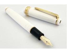 Sailor Sapporo White Resin with Gold Trim Fountain Pen
