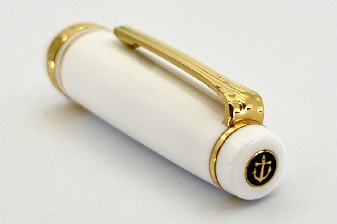 Sailor Sapporo White Resin with Gold Trim Fountain Pen