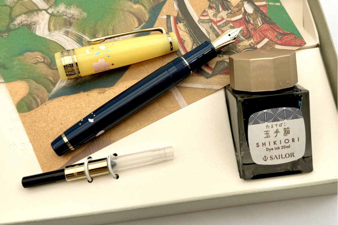 Sailor ProGear Slim Princess Raden Shirotae Fountain Pen Special Package Set
