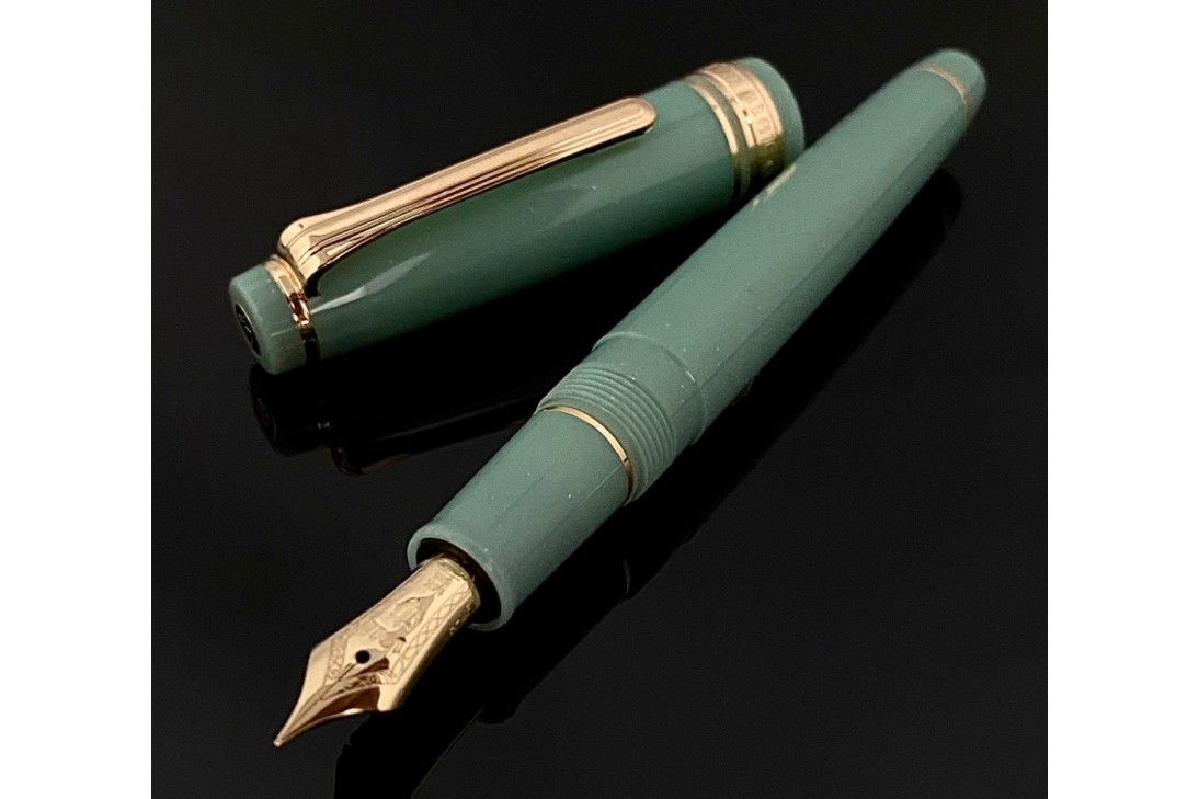 SAILOR SHIKIORI JAPANESE FAIRY TALE FOUNTAIN PEN - DRAGON PALACE (EMERALD)