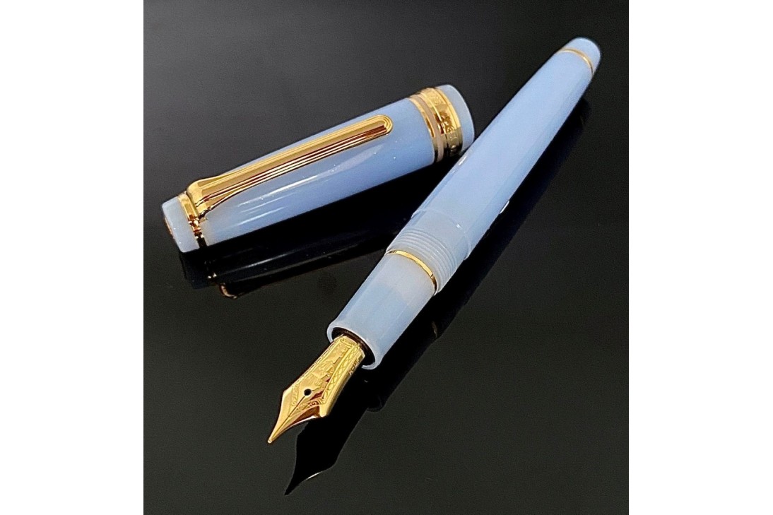 SAILOR SHIKIORI JAPANESE FAIRY TALE FOUNTAIN PEN - GRATEFUL CRANE (SKY BLUE)