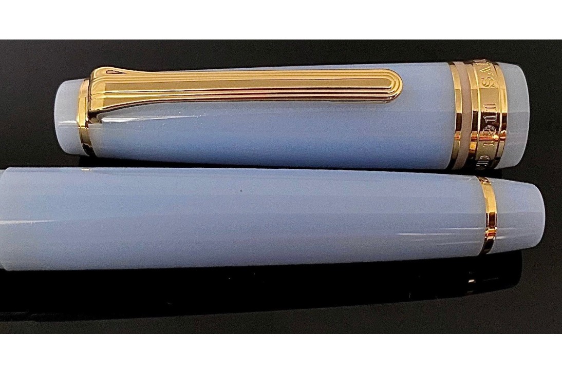 SAILOR SHIKIORI JAPANESE FAIRY TALE FOUNTAIN PEN - GRATEFUL CRANE (SKY BLUE)