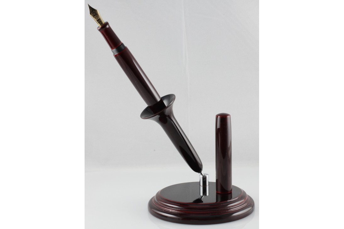 Nakaya Desk Pen