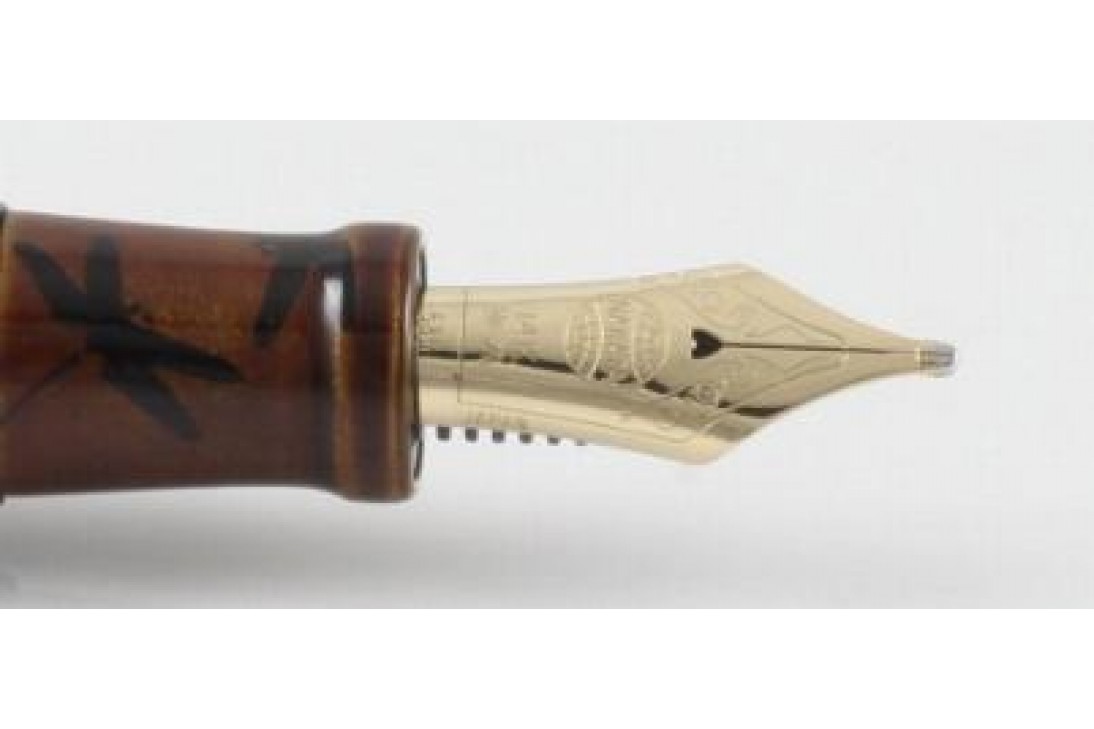 Nakaya Portable Writer Byakudan-Nuri with Yakau Maki-e Akitsu-Shima Fountain Pen