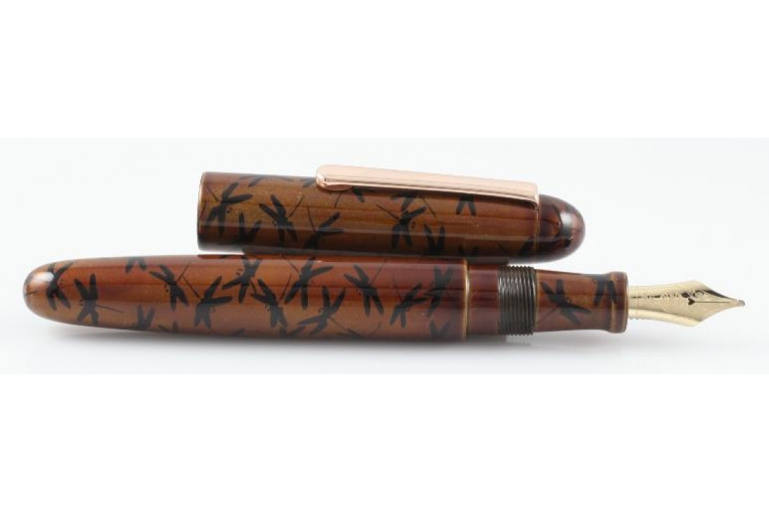 Nakaya Portable Writer Byakudan-Nuri with Yakau Maki-e Akitsu-Shima Fountain Pen