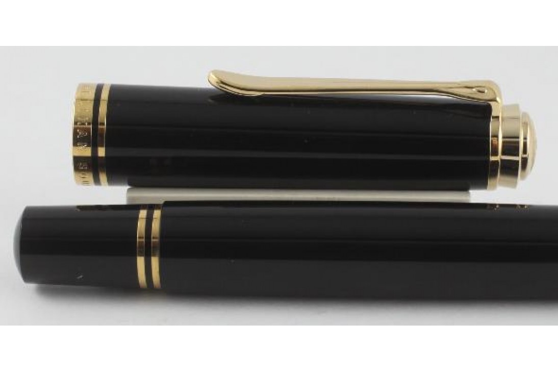 Pelikan Souveran M800 Black Fountain Pen - New Logo