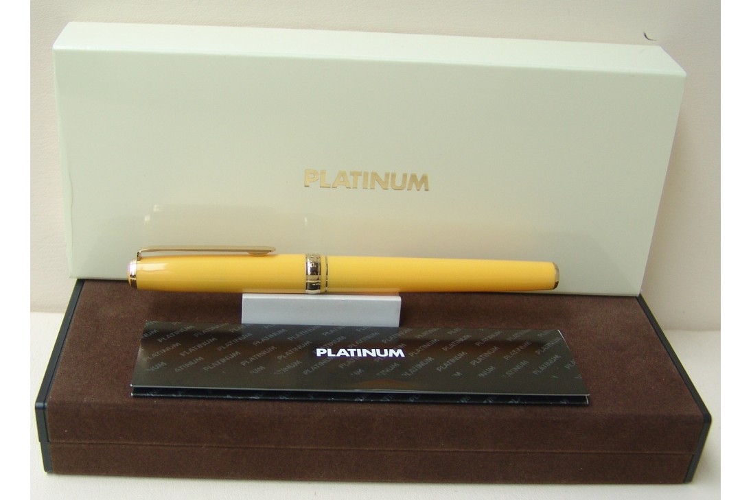 Platinum 1819 Yellow Fountain Pen