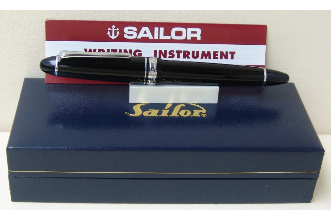 Sailor 1911 Classic Black ST Fountain Pen