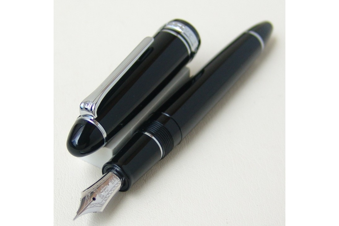 Sailor 1911 Classic Black ST Fountain Pen
