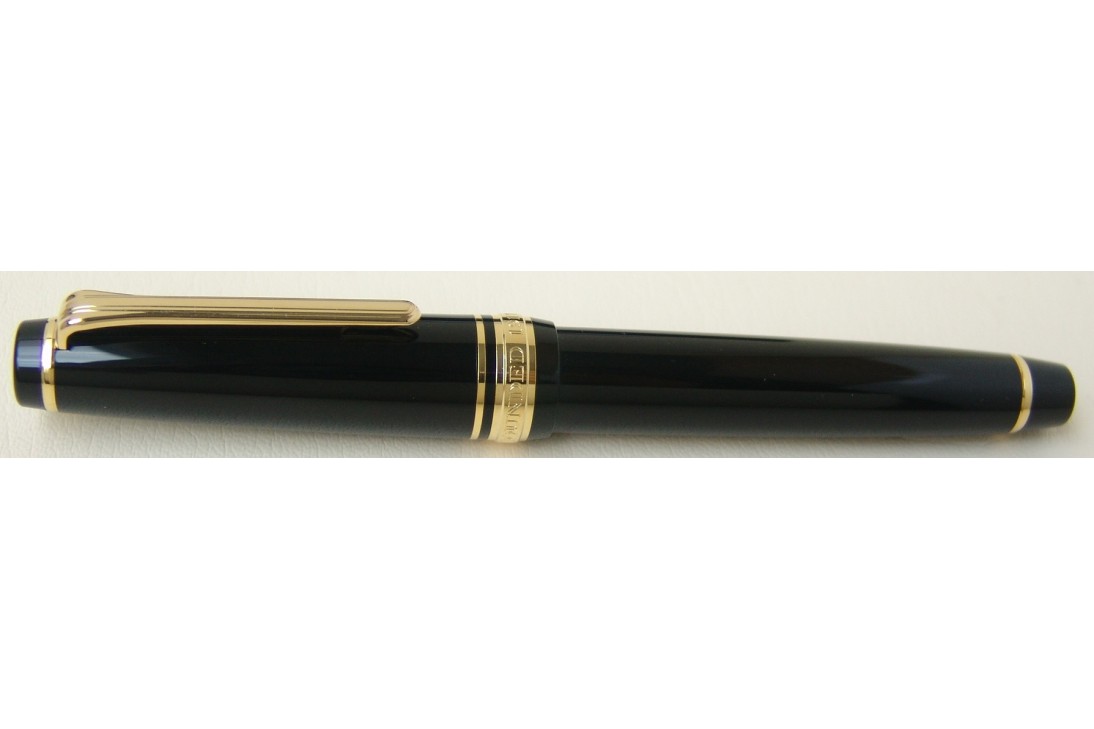 Sailor ProGear Slim (Sapporo) Black Gold Trim Fountain Pen