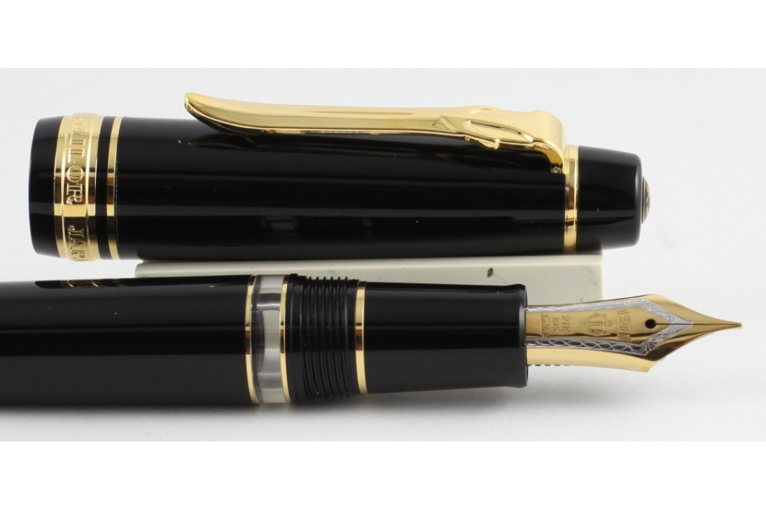 Sailor Professional Gear II Realo Black with Gold Trim Fountain Pen