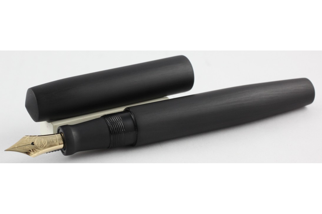Nakaya Piccolo Long Black Hairline Fountain Pen