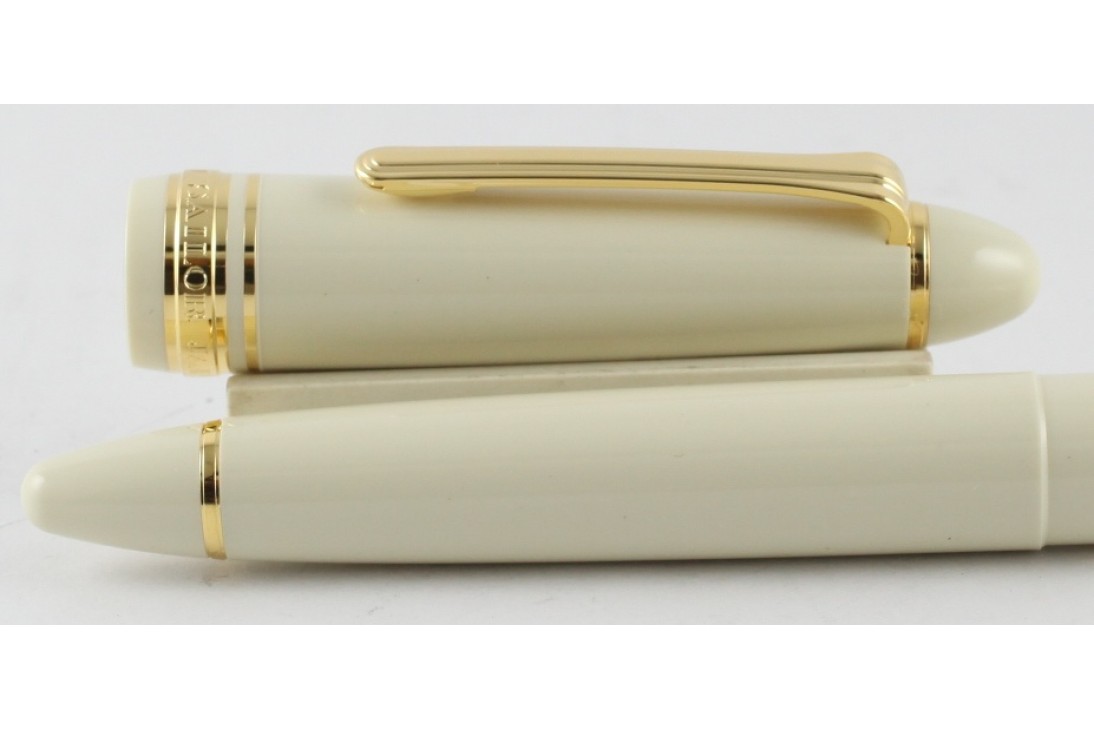 Sailor 1911 Standard Ivory with Gold Trim Fountain Pen