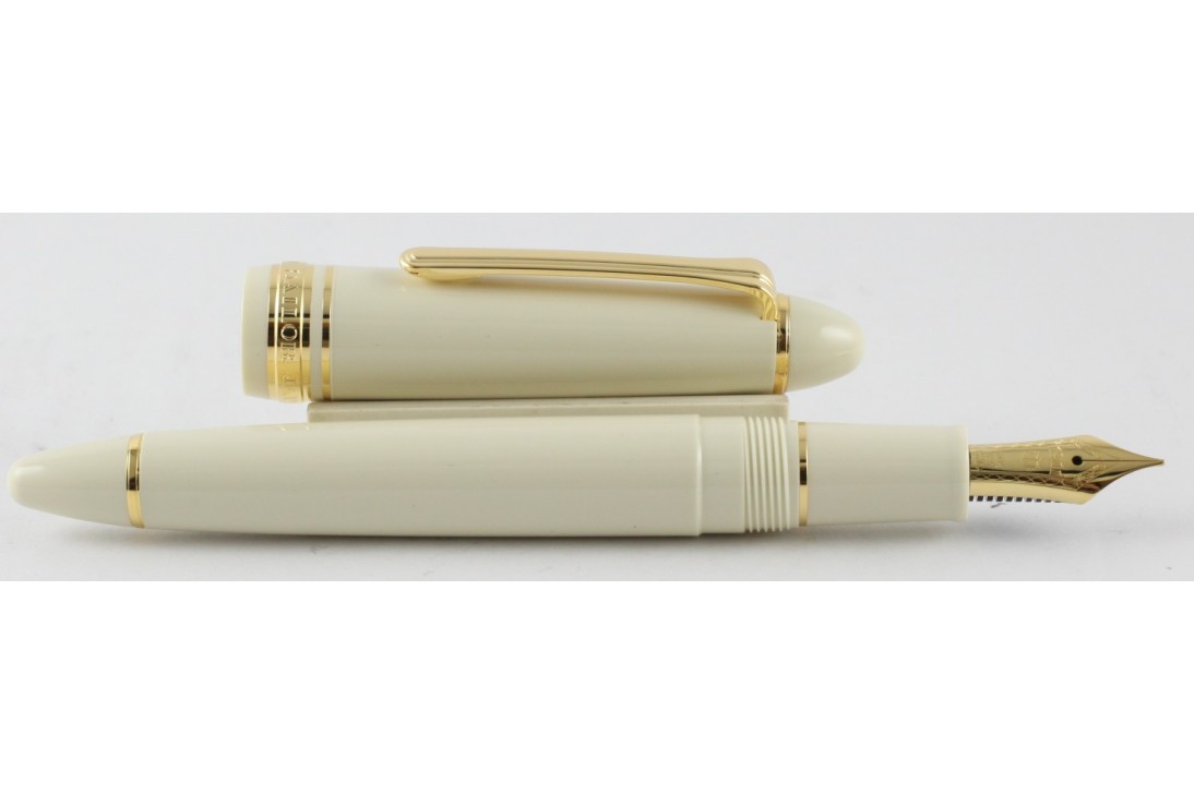 Sailor 1911 Standard Ivory with Gold Trim Fountain Pen
