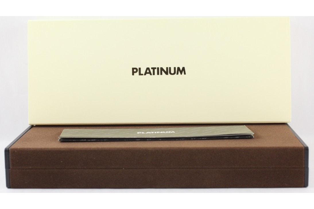 Platinum Slim Maki-e Changing Autumn Leaves Fountain Pen