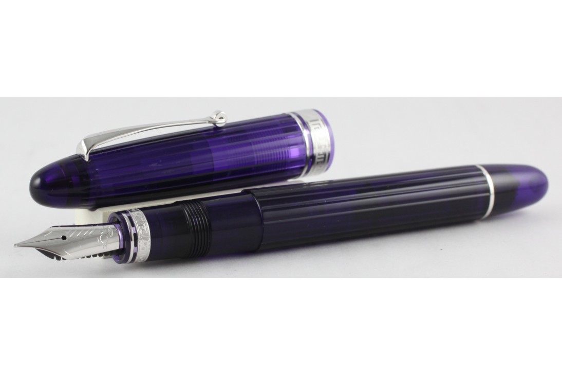 Omas Limited Edition Ogiva Vintage Alba 2014 Translucent Purple Fountain Pen 