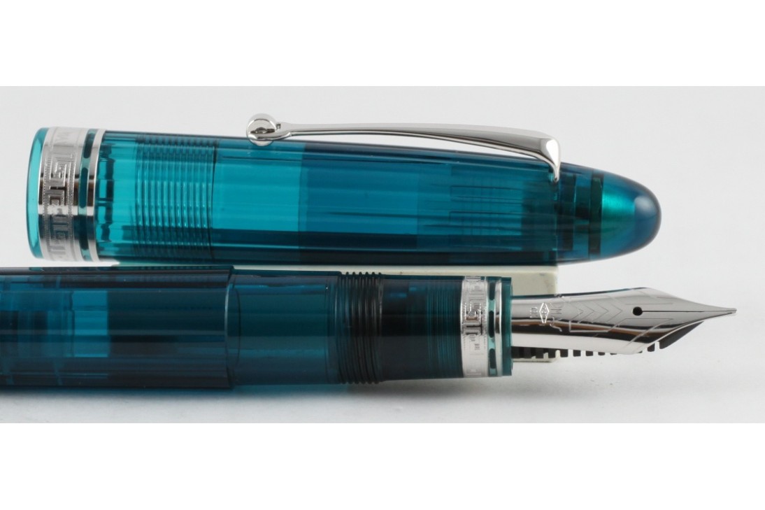 Omas Limited Edition Ogiva Vintage Alba 2014 Translucent Green Fountain Pen 
