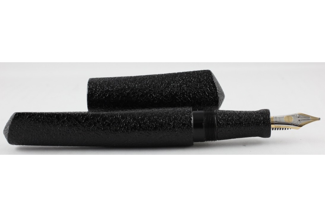 Nakaya Dorsal Fin Version 2 Ishime Black Fountain Pen