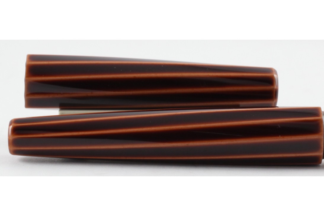 Nakaya Decapod Pen