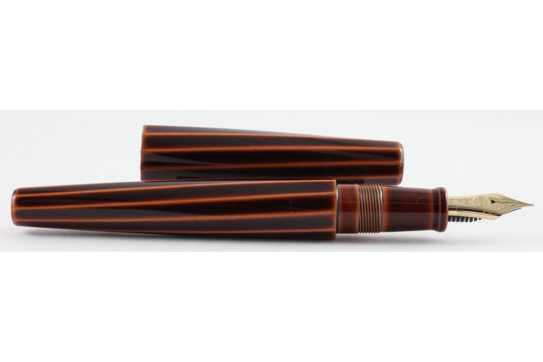 Nakaya Decapod Pen