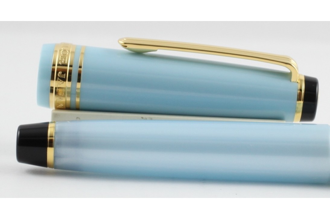 Sailor Progear Slim Shiki-Oriori "Four Seasons" Haruzora Sky Blue Fountain Pen