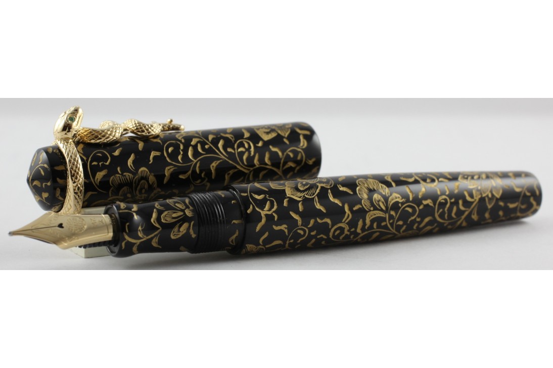 Nakaya Piccolo Long Writer Chinkin Housouge (Black and Gold) with Snake Stopper with Emerald Eyes Fountain Pen