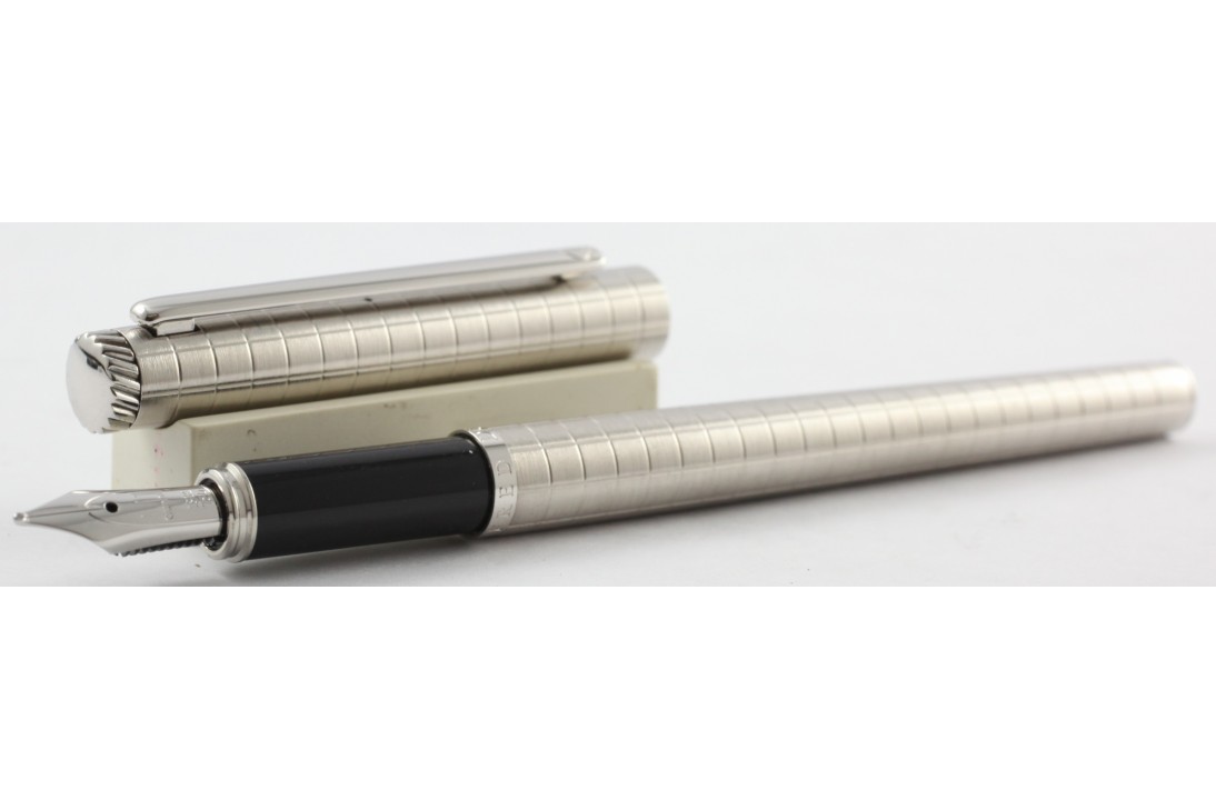 Alfred Dunhill Gemline Platinum Plated Square Pattern Fountain Pen