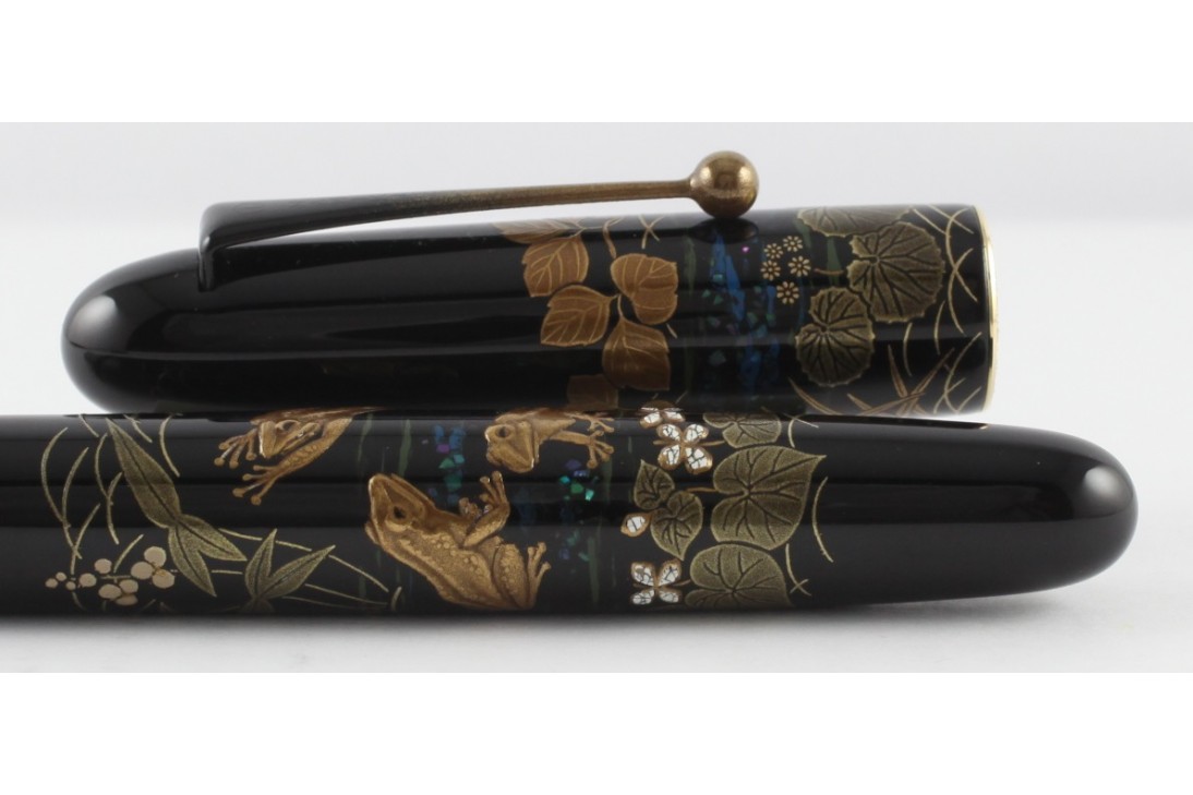 Namiki Yukari Royale Maki-e Frog Fountain Pen