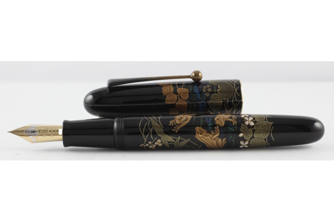 Namiki Yukari Royale Maki-e Frog Fountain Pen