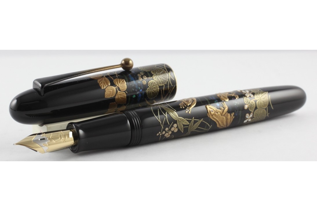 Namiki Yukari Royale Maki-e Frog Fountain Pen