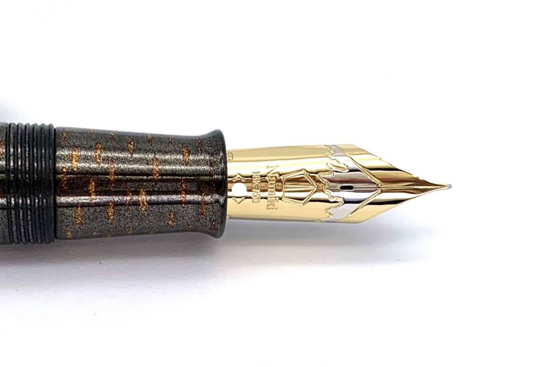 Namiki Emperor Rakucho Birds and Weeping Cherry Blossom Fountain Pen