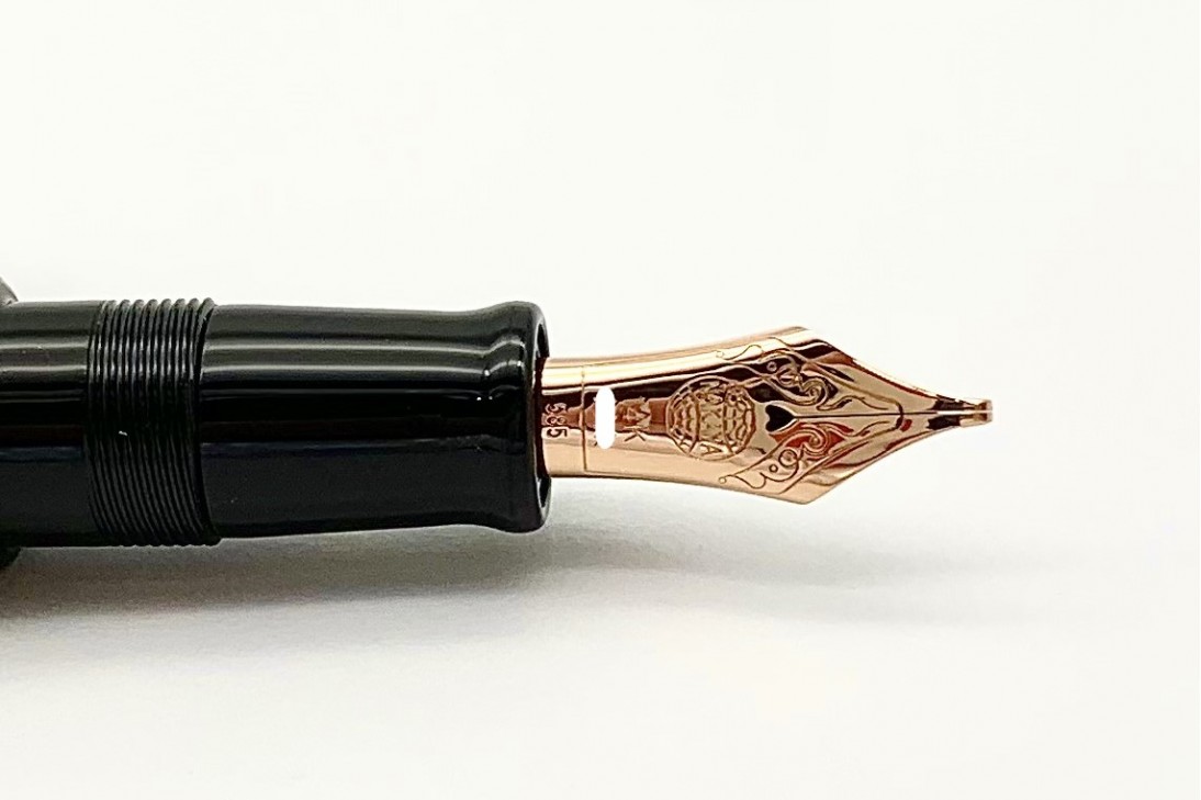 Nakaya Piccolo Long Writer Kuro-Roiro String-Rolled Model Fountain Pen with Pinkgold Spider Stopper