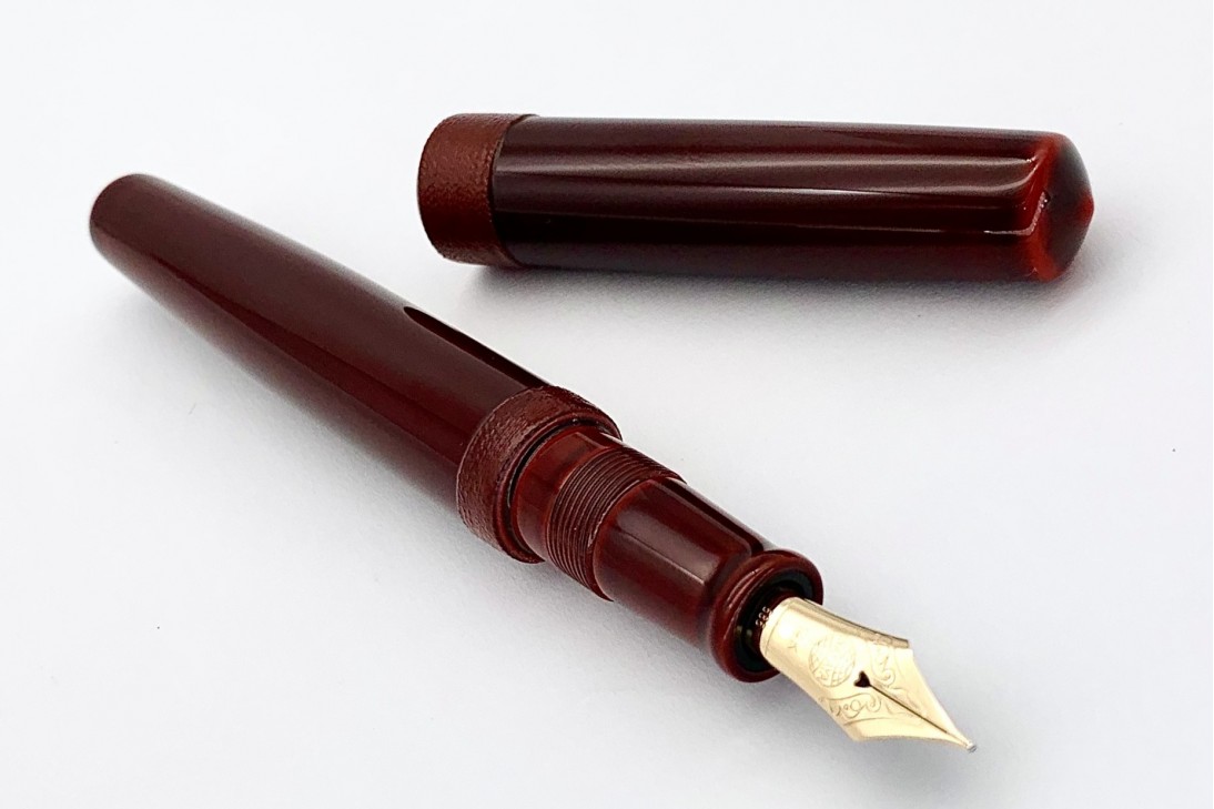 Nakaya Piccolo Long Cigar Aka-Tamenuri String-Rolled Model Fountain Pen
