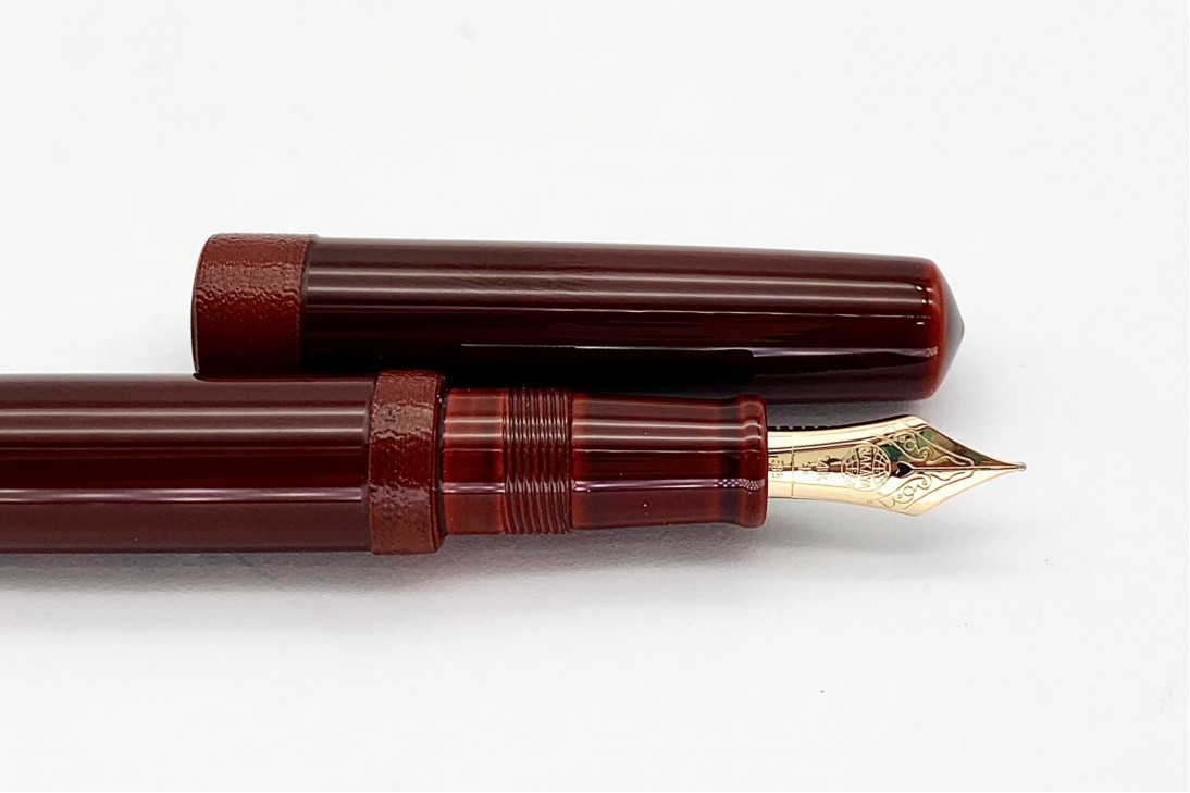 Nakaya Piccolo Long Cigar Aka-Tamenuri String-Rolled Model Fountain Pen